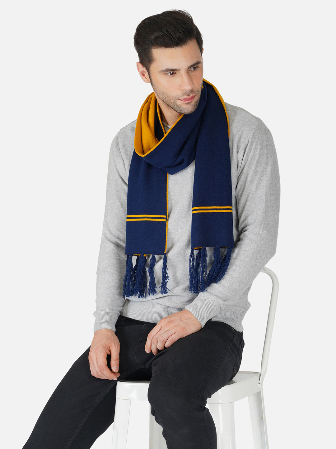 BOLD FRINGED MUFFLER